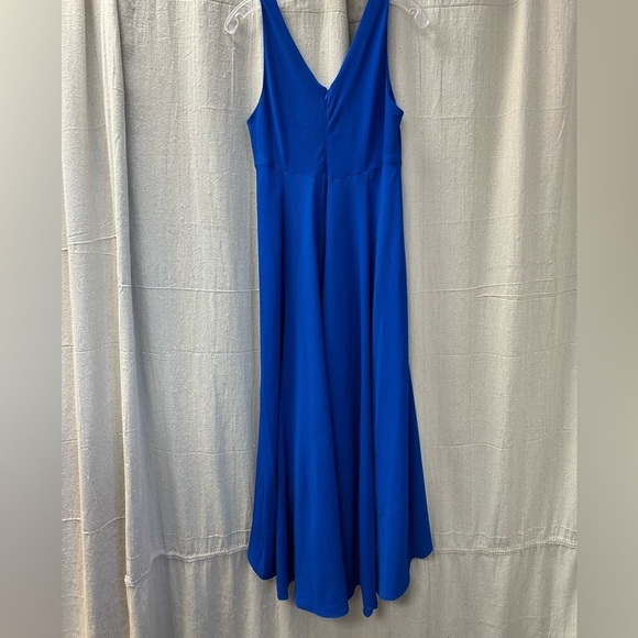 Nicole Miller York Royal Blue Dress
High-low Sleeveless/ Cocktail Dress/ Size 6 - Picture 5 of 10